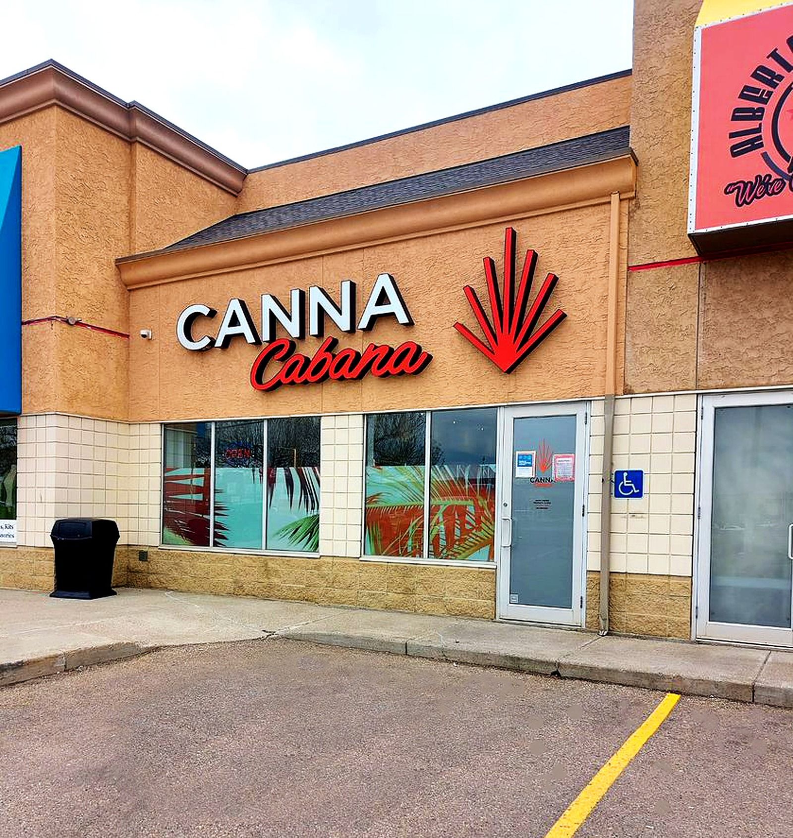Cannabis Store Canna Cabana - Edmonton, 111th Avenue - 2