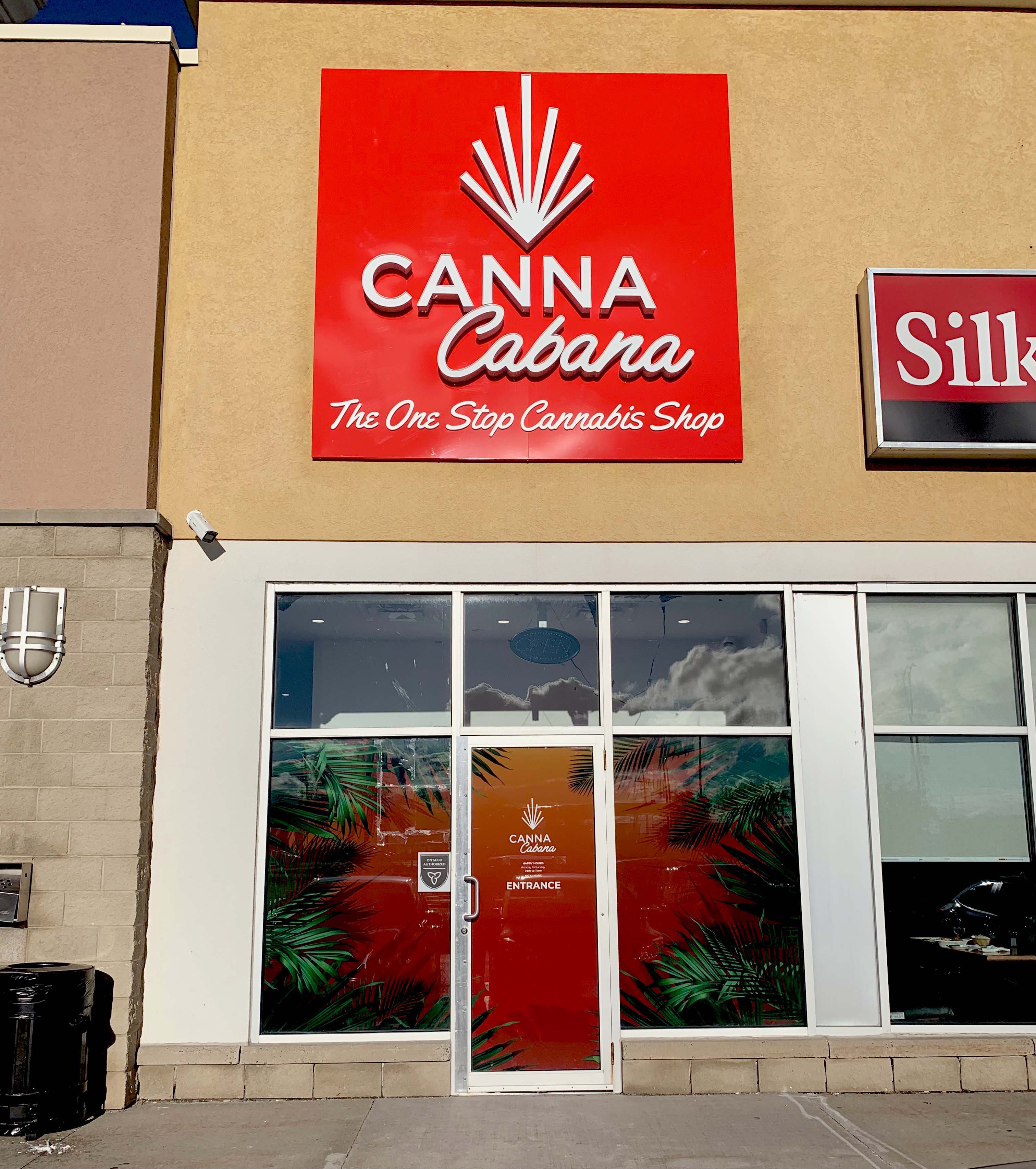 Cannabis Store Canna Cabana - Ottawa - St. Laurent - 2