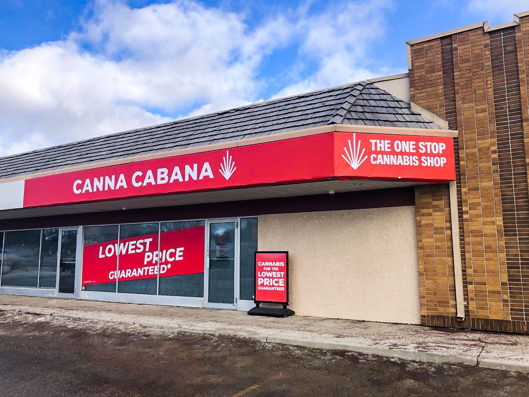 Cannabis Store Canna Cabana - Pembina HWY - 5
