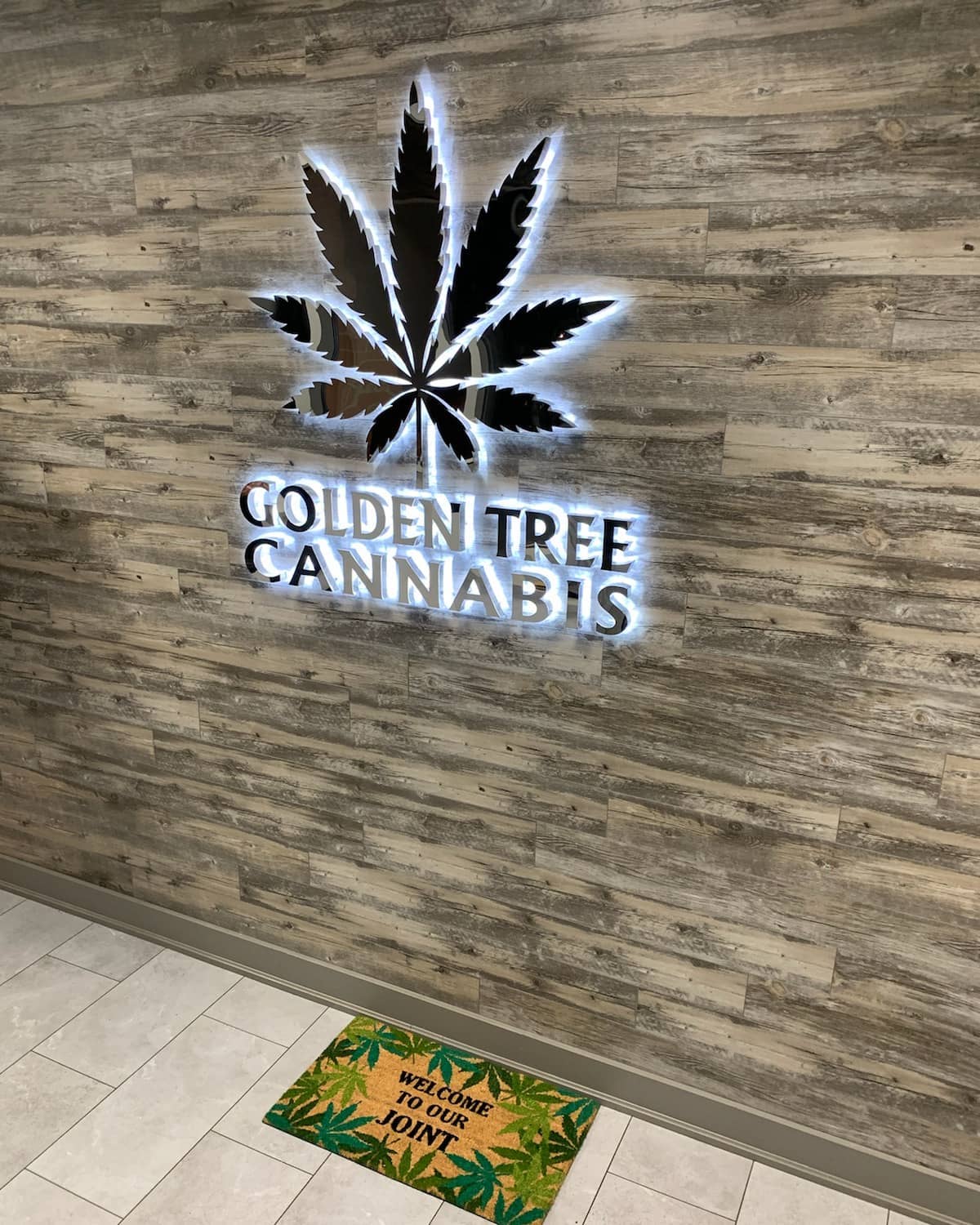 Cannabis Store Golden Tree - Brampton - 11