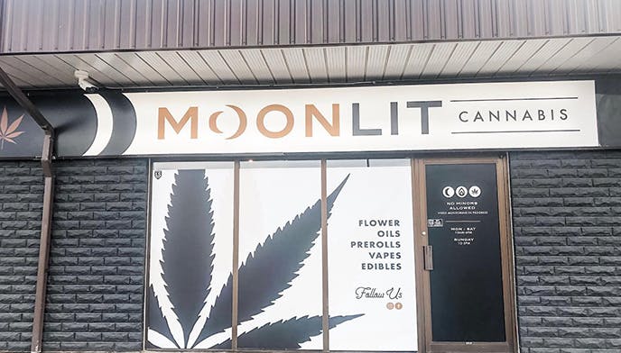 Cannabis Store Moonlit Cannabis - 1