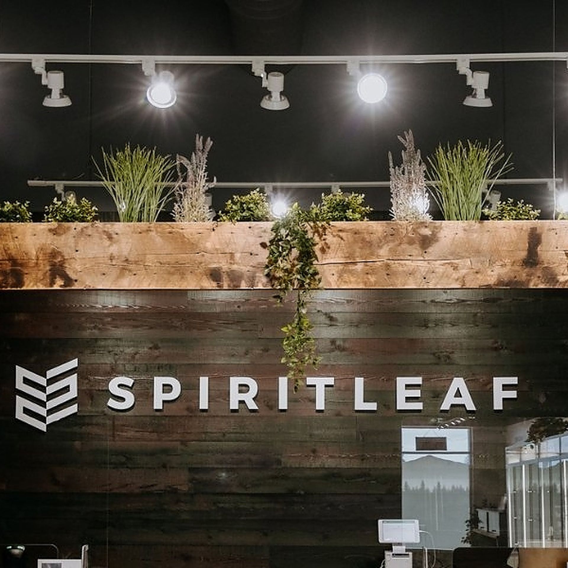 Cannabis Store Spiritleaf - Argyll Plaza - Edmonton - 1